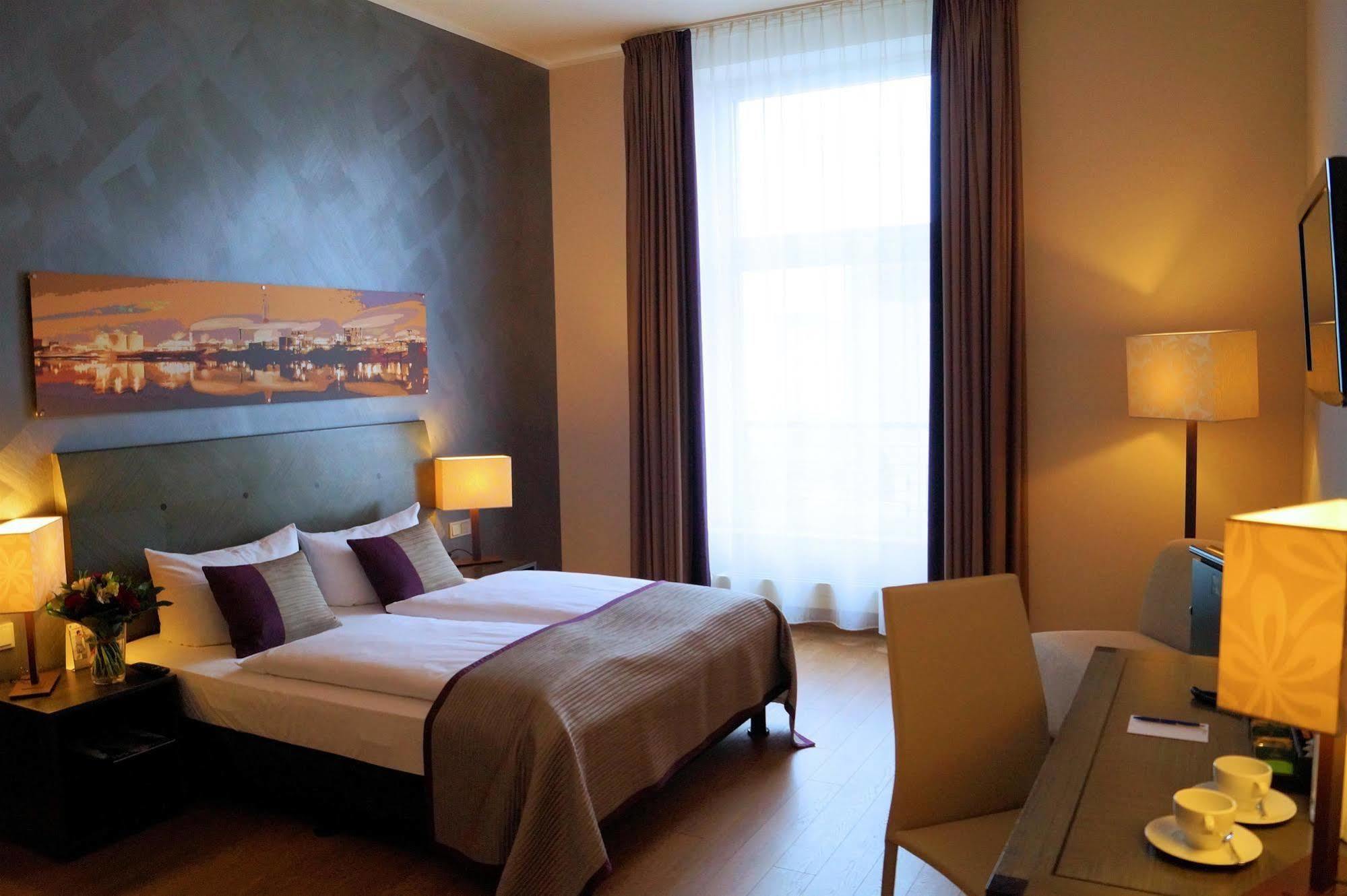Wyndham Duisburger Hof Hotell Exteriör bild
