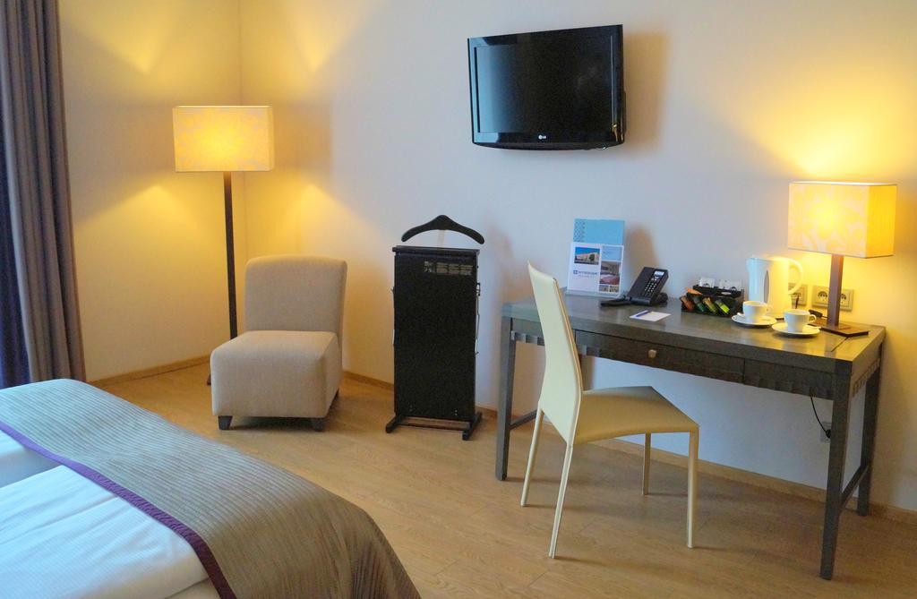 Wyndham Duisburger Hof Hotell Rum bild